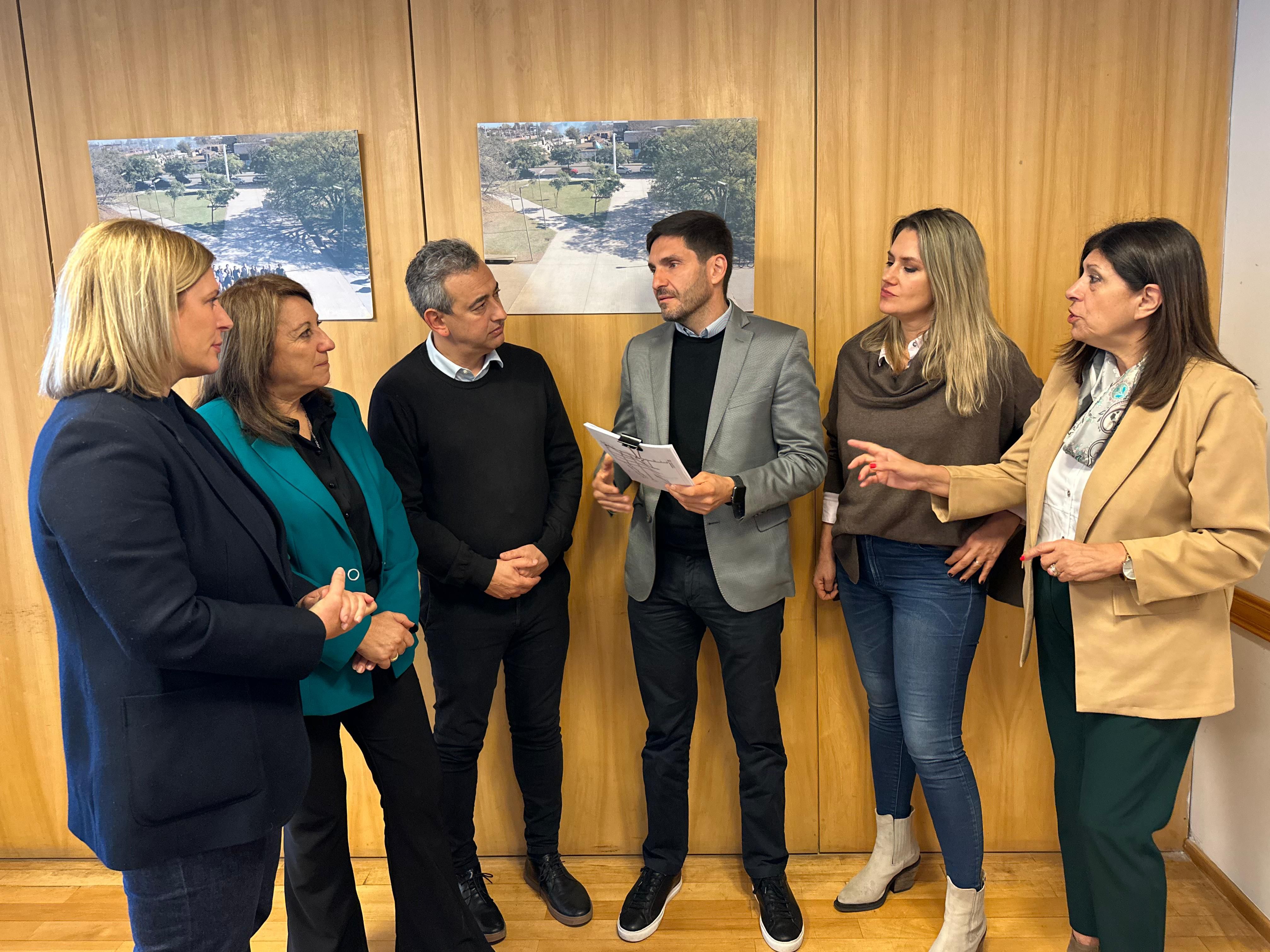 Todos los integrantes del Frente de frentes se reunieron para evaluar políticas públicas. Fue la primera vez que Carolina Losada se sumó a una foto de unidad
