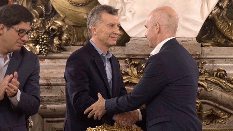 Macri y Arribas: los dos están preocupados de la ciberseguridad por eventuales ataques de Hezbollah y hackers rusos. (Adrián Escandar)