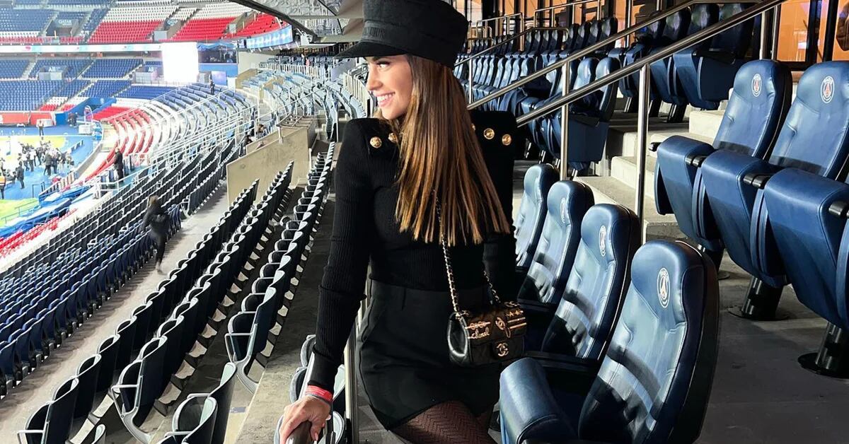 Le total look noir d’Antonela Roccuzzo pour aller au tribunal à Paris