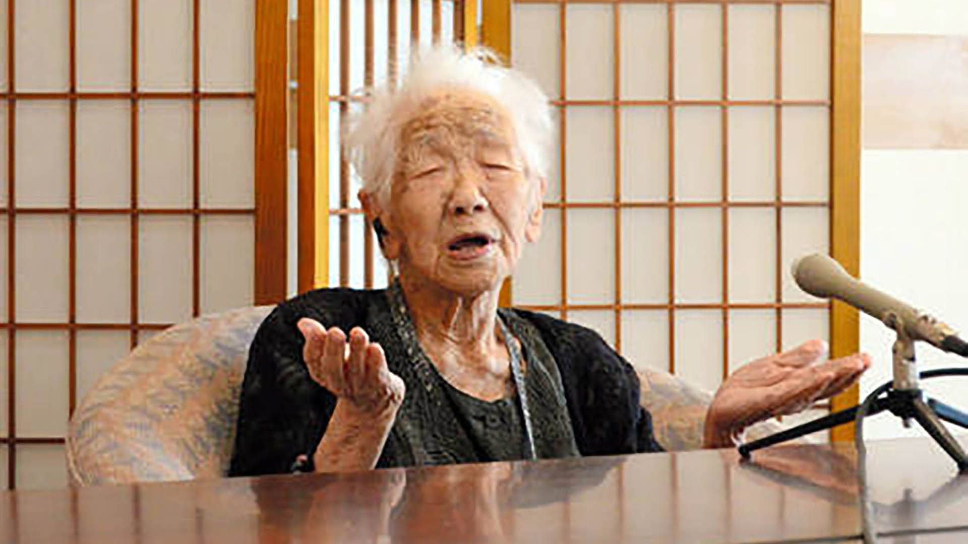 Японские пожилые мамы. Японка Канэ Танака. Танака Кане долгожитель. Долгожительница Японии Канэ Танака.