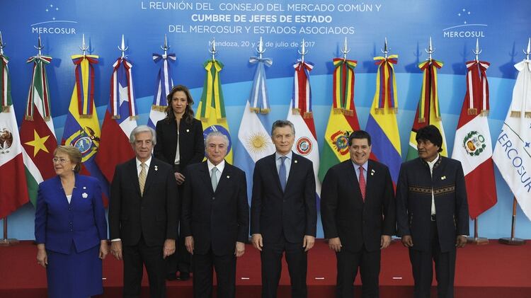 Una de las últimas reuniones del Mercosur con Temer y Cartes, aun en el poder (AFP)