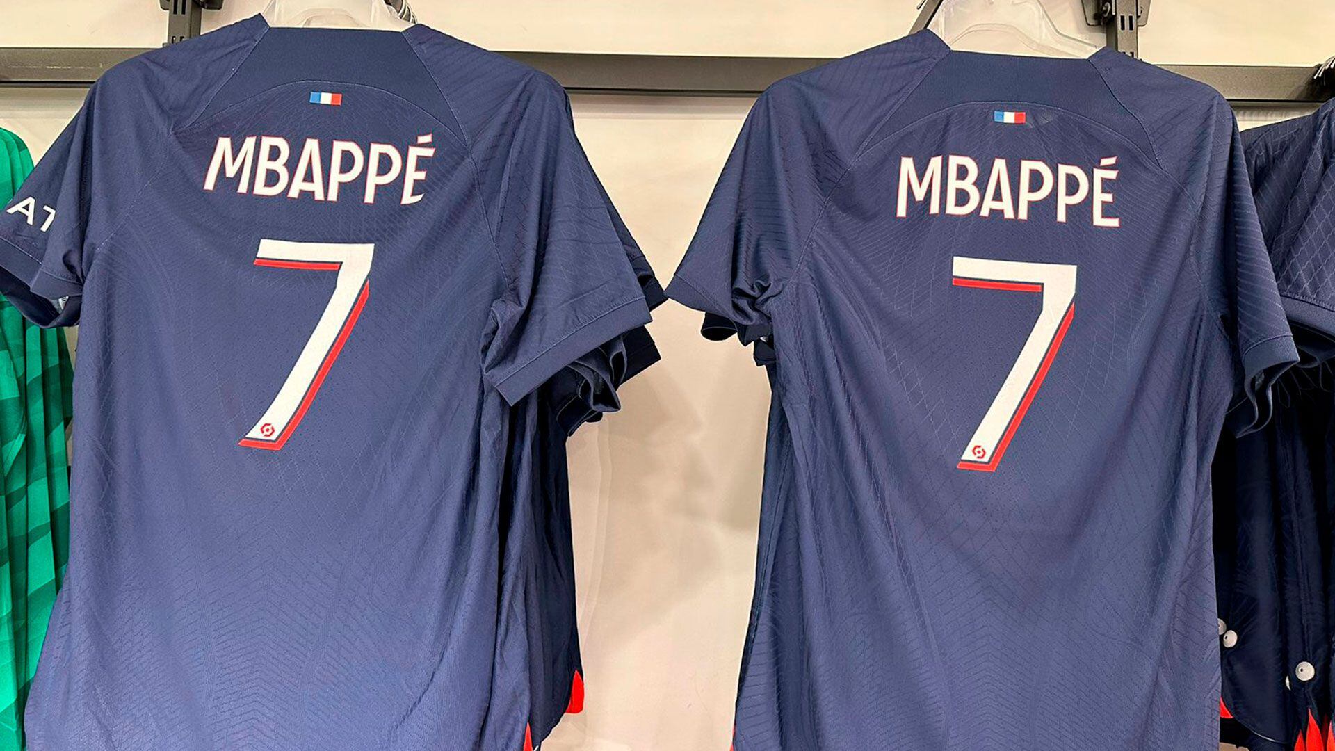 La camiseta de Mbappé, la única pre-impresa de la nueva colección