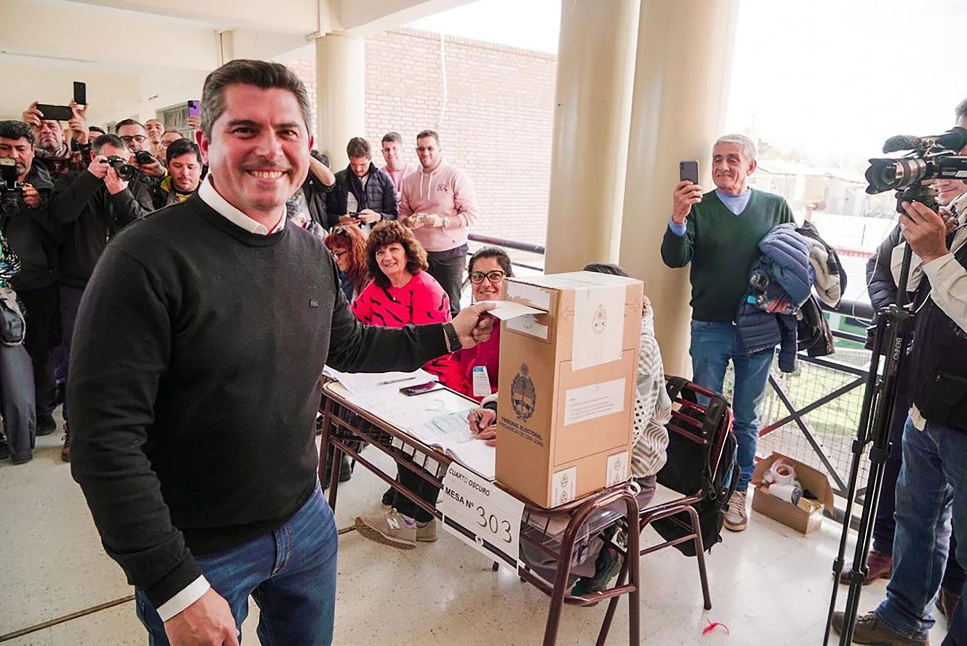 Orrego votó en el departamento de Santa Lucía, donde fue intendente