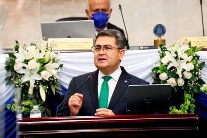 Fotografía cedida por la Presidencia de Honduras del mandatario Juan Orlado Hernández, durante la instalación de la Cuarta Legislatura del Congreso Nacional, en Tegucigalpa en enero de 2021. EFE
