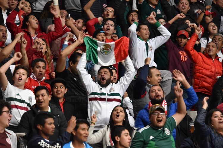 Futbolistas y analistas exhortaron a los aficionados a dejar de corear el famoso alarido para evitar castigos por parte de la FIFA. (Foto: Crisanta Espinosa/Cuartoscuro)