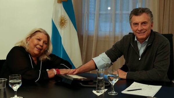 La foto de Carrió y Macri difundida por Presidencia