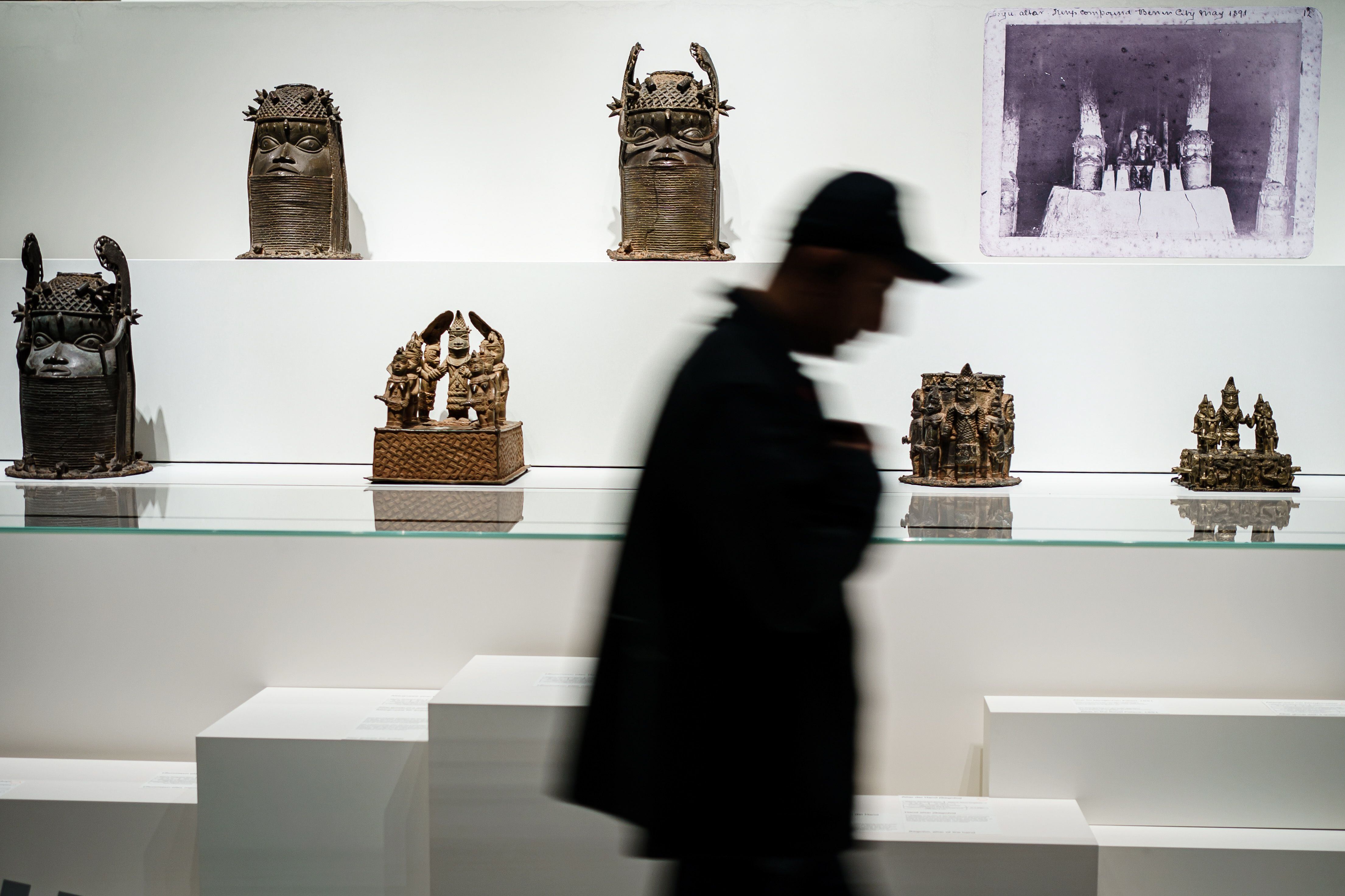 Países Bajos restituye a Nigeria 113 “bronces de Benín” saqueados en el siglo XIX - Infobae