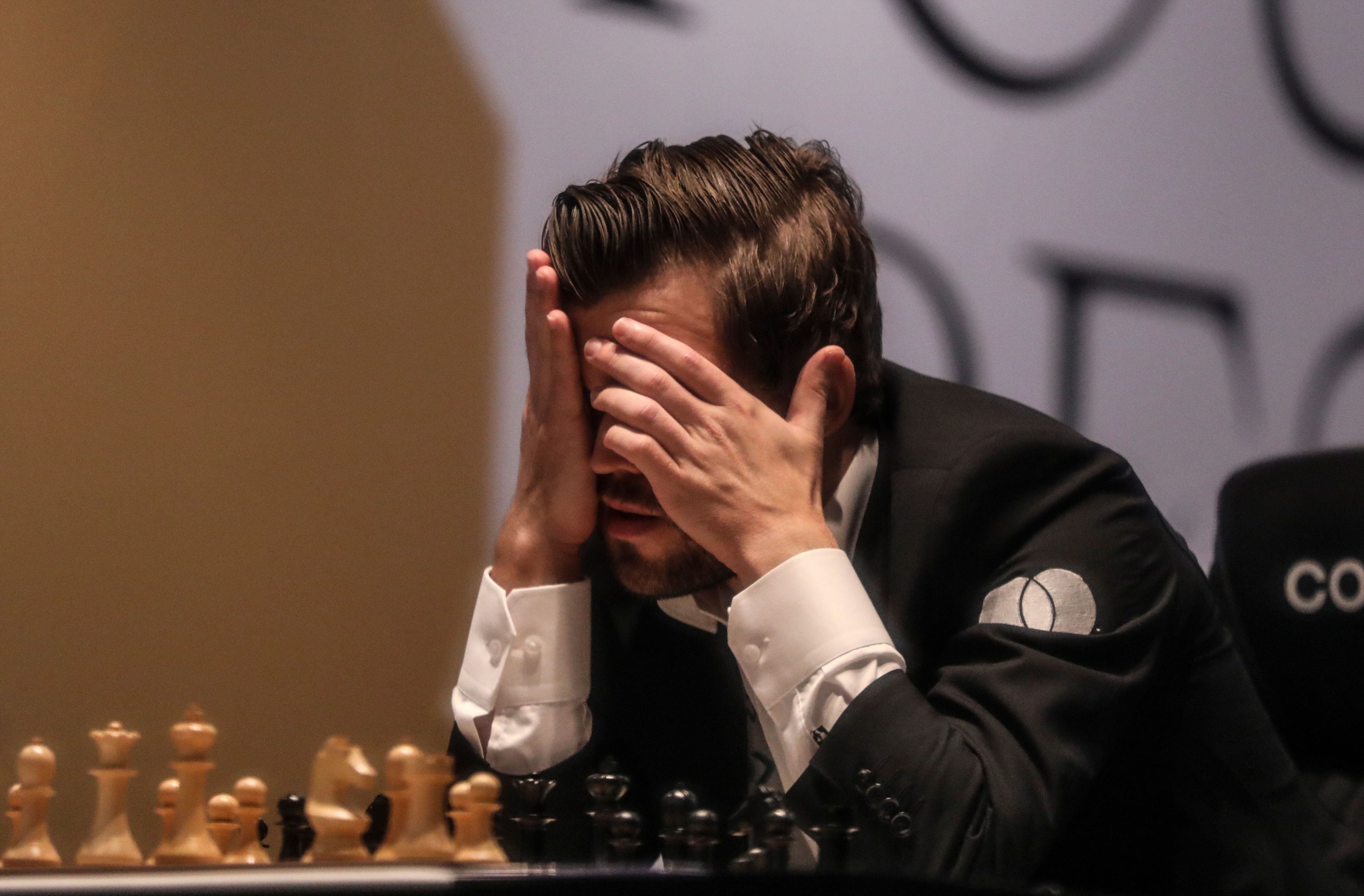 Magnus Carlsen no pudo con el joven indio en el torneo Airthings Masters (Efe)