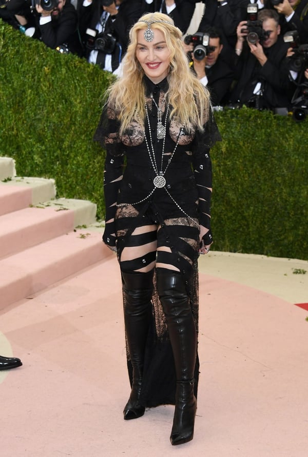 Madonna fue una de las celebrities más criticadas por su estilismo en la pasada gala MET 2016. (Getty)