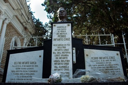 Los trabajadores del lugar indican que la tumba es visitada, en su mayoría, cada aniversario luctuoso de Pedro.

Foto: Mau HL / Infobae