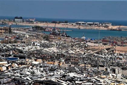 El Líbano, el oasis de Oriente Medio, devastado por la explosión y la muerte (EFE/EPA/NABIL MOUNZER)
