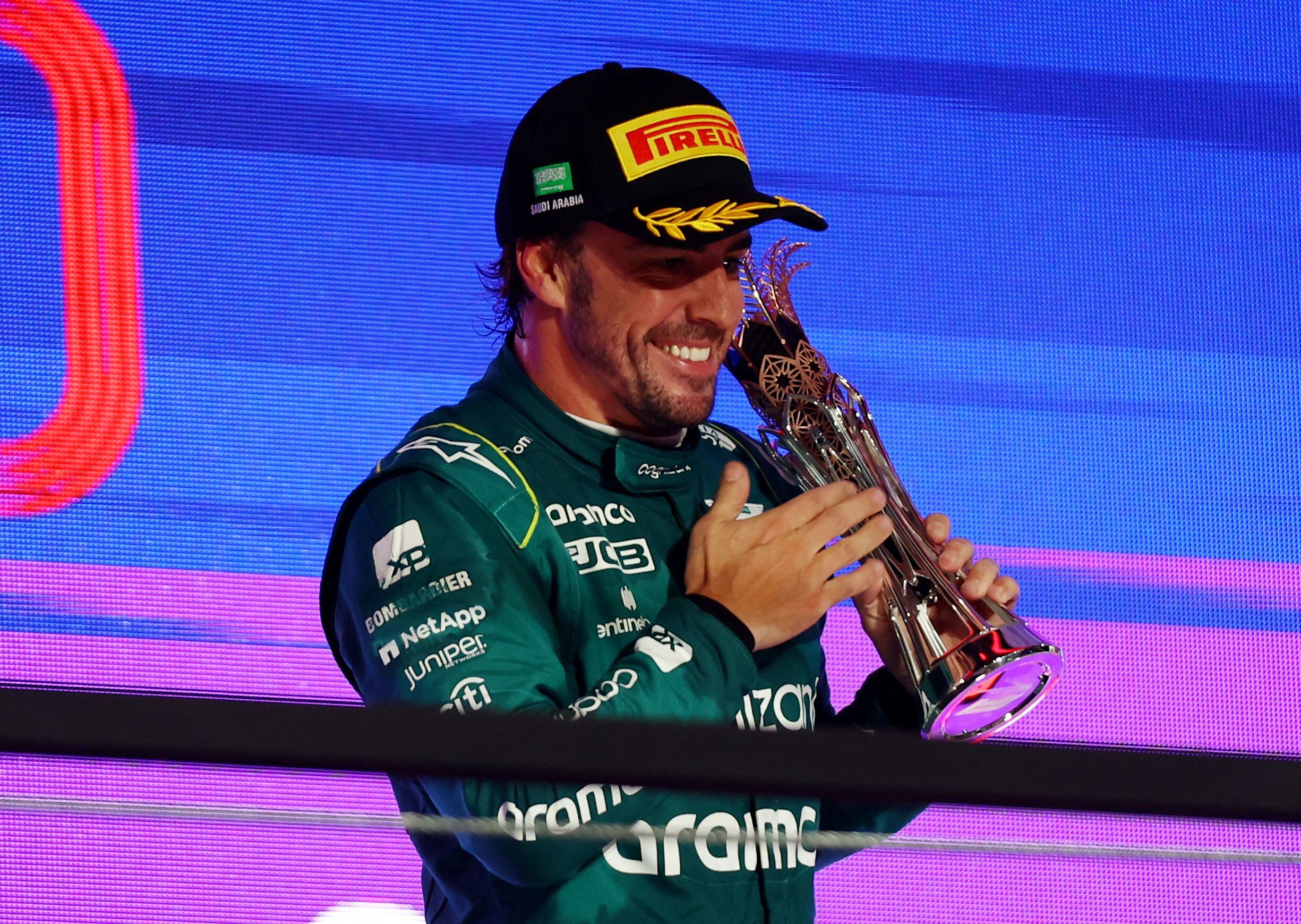 Fernando Alonso alcanzó los 100 podios en la F1 luego de la polémica en Arabia Saudita (REUTERS/Rula Rouhana)