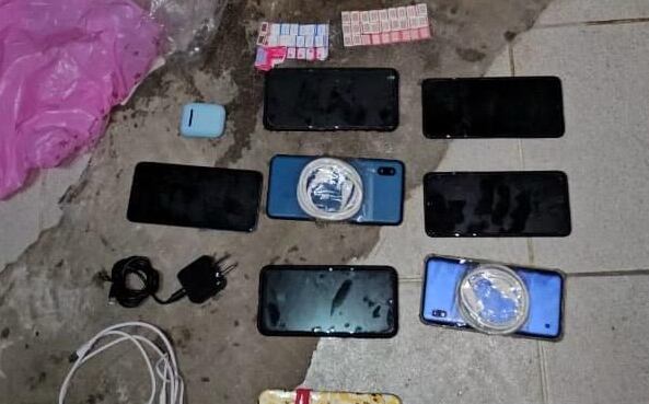 Coronda: Un penitenciario fue detenido cuando intentaba ingresar celulares a la cárcel