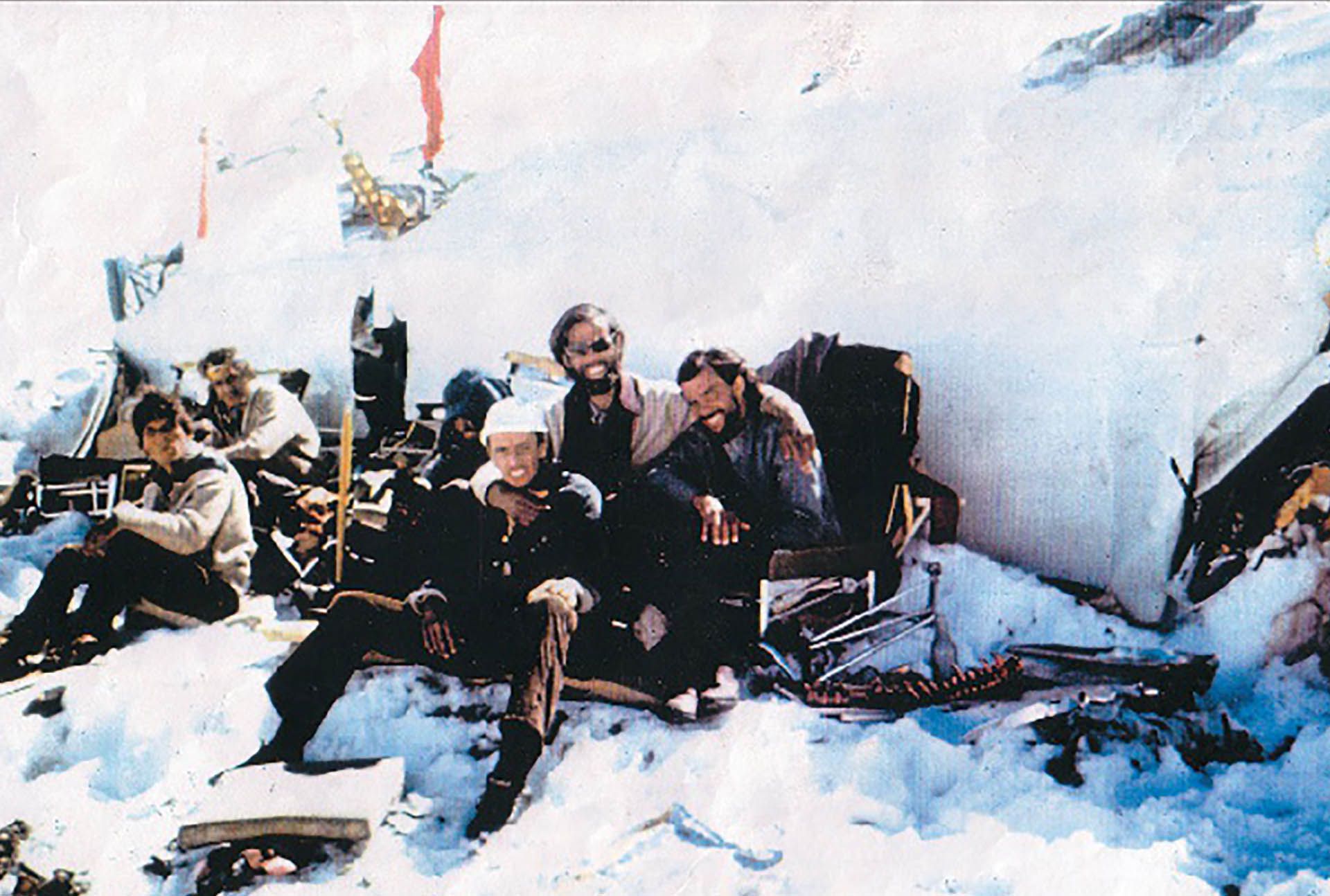 Después de diez días de hambre extrema, decidieron alimentarse con carne humana. No tuvieron opción, era eso o morir (Gentileza Antonio Vizintín)