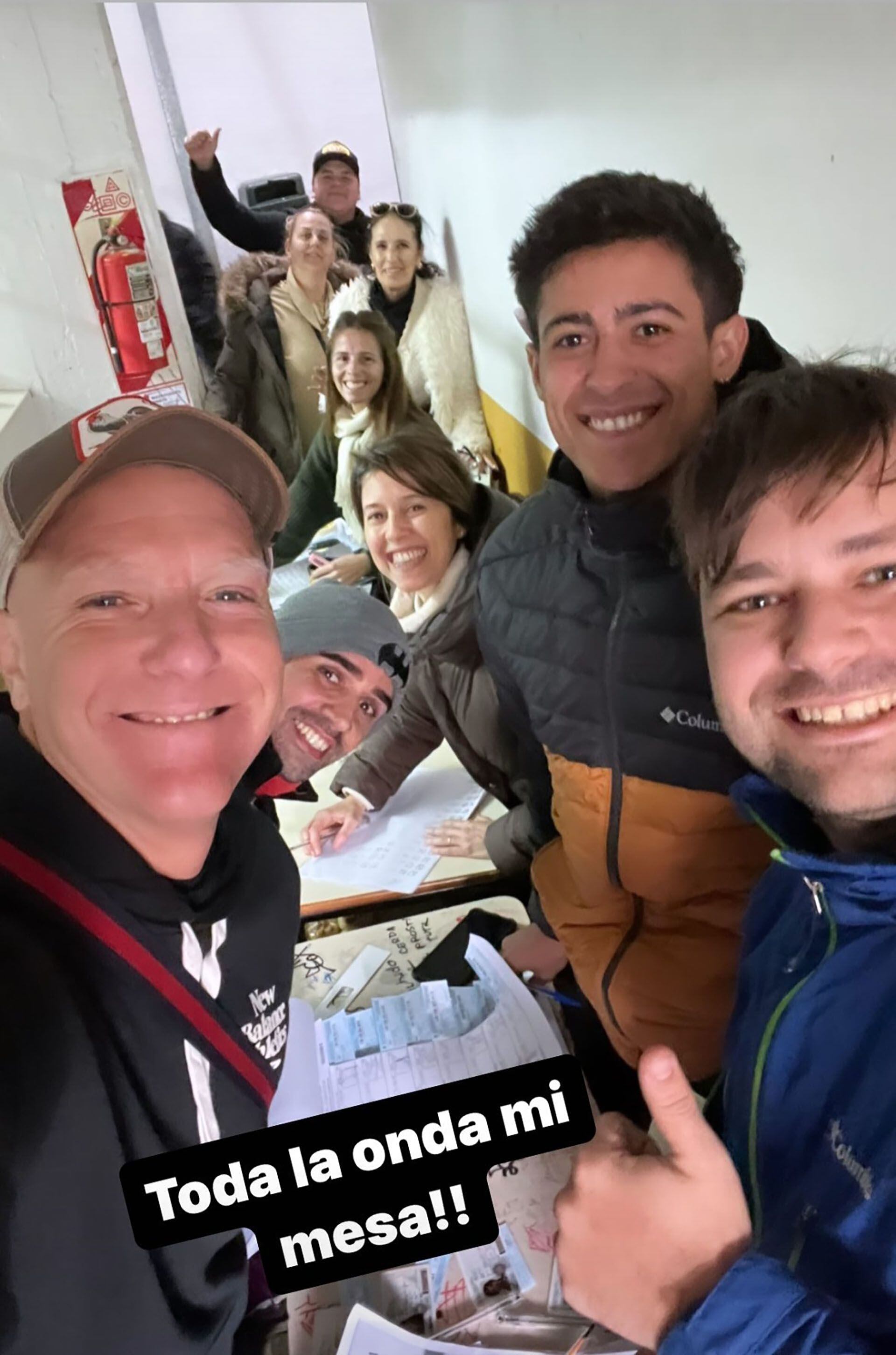 Alejandro Fantino recibió el cariño de los fiscales de su mesa (Instagram)