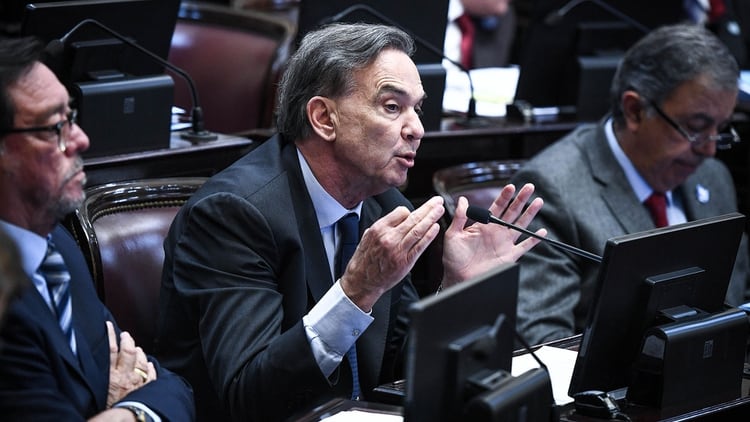 Miguel Pichetto renunció a la presidencia del bloque justicialista en el Senado
