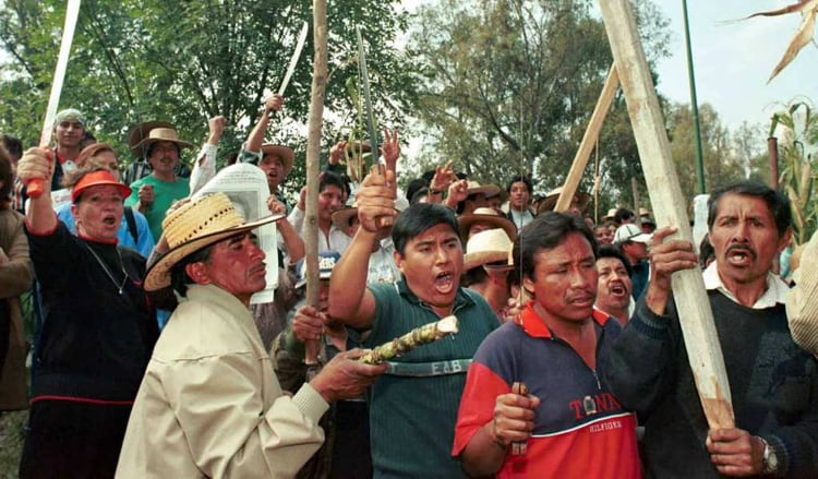  ARTURO MONTIEL,TANIA y PEÑA NIETO en PUBLICO como SI NO DEBIERAN NADA a NADIE restregan el pacto de impunidad con AMLO       Protestas-atenco-2001