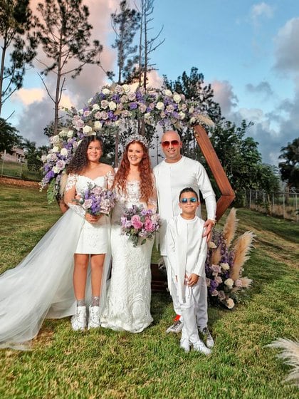 El cantante renovó sus votos con su mujer a fin del 2019 (Instagram: @Wisin)