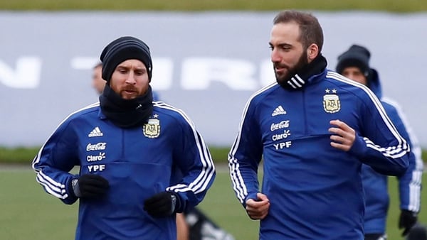 Lionel Messi y Gonzalo Higuaín, dos de los delanteros que ya se aseguraron su pasaje (Reuters)