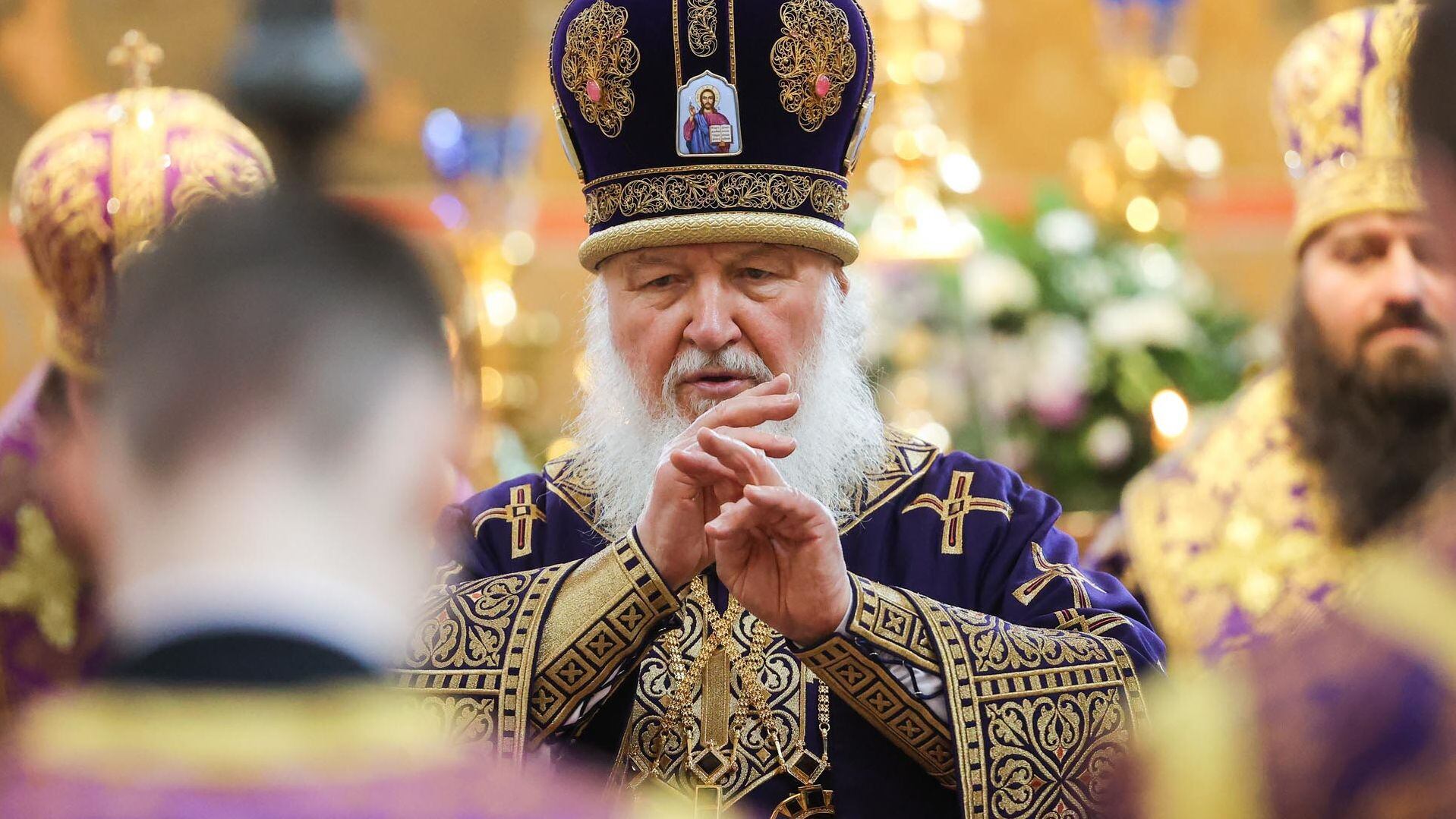 Durante sus más de dos décadas en el poder, Putin ha impulsado enormemente la posición de la Iglesia ortodoxa rusa, aumentando su prestigio, riqueza y poder en la sociedad tras décadas de opresión o indiferencia bajo el régimen soviético. (TASS)