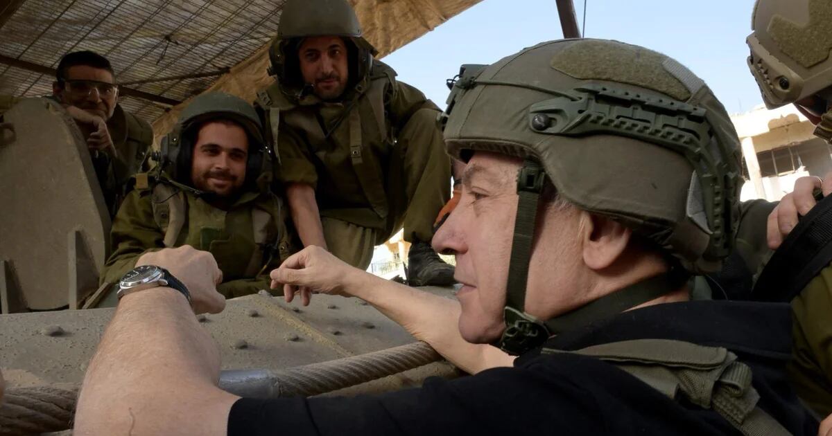 Benjamin Netanyahu ha visitato Gaza e ha confermato che la guerra contro Hamas “non è vicina alla fine”.