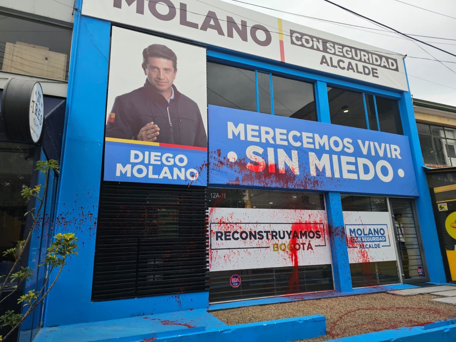 Vandalizan campaña de Diego Molano-Bogotá