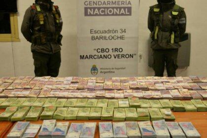 El dinero que Verónica Picapietra trasladaba en una camioneta del gobierno de Río Negro fue decomisado por agentes de Gendarmería