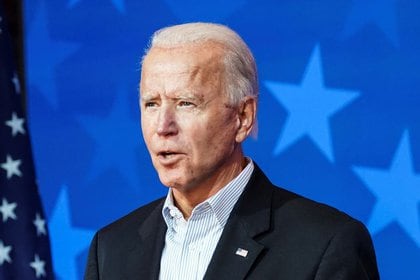 El candidato presidencial demócrata Joe Biden en una declaración sobre los resultados presidenciales de EEUU, en Wilmington, Delaware, EEUU, el 5 de noviembre de 2020 (Reuters/ Kevin Lamarque)
