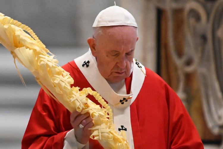 El papa Francisco celebró sin público la misa del Domingo de Ramos ...