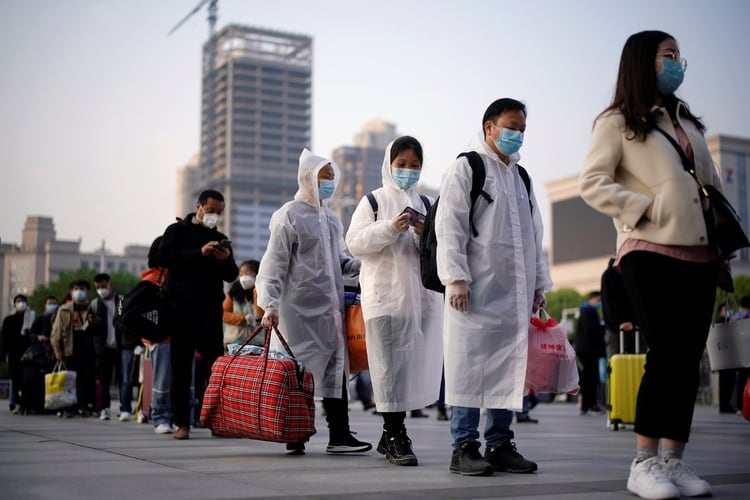 El nuevo estudio afirma que, aunque el COVID-19 surgió en Wuhan, la población local fue afectada principalmente por una mutación del virus definida como tipo B (REUTERS/Aly Song)