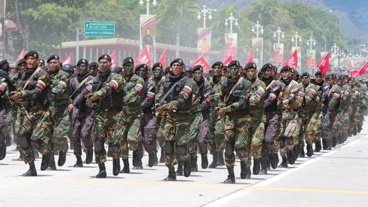 El Ejército venezolano movilizó a los uniformados para realizar ejercicios militares (Reuters)