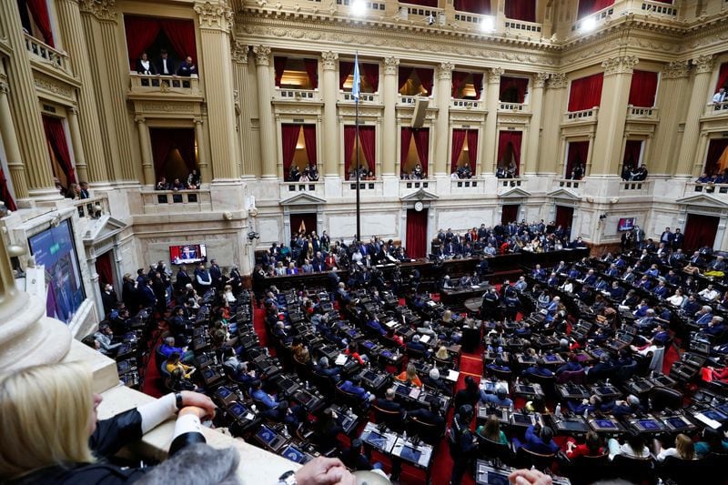 Un Congreso constituido por diputados electos por listas sábana no reconocidos por sus votantes es permeable (Reuters)