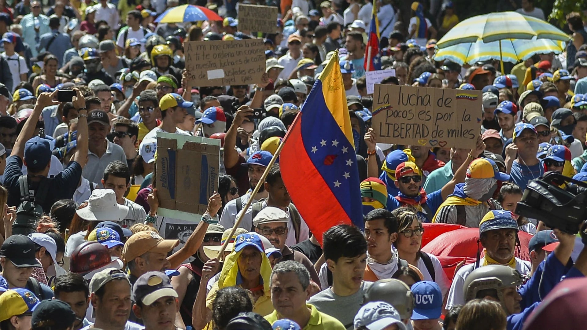 Los venezolanos realizarán asambleas en todo el país (AFP)