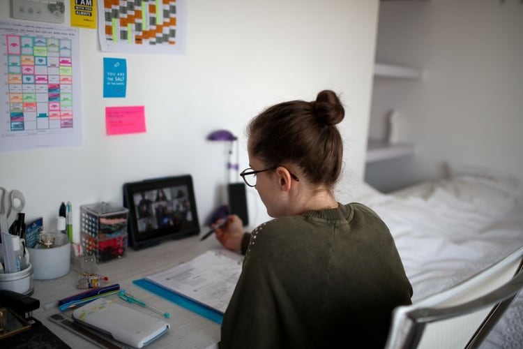 Hay varias ofertas de cursos online que van desde finanzas hasta historia, incluyendo programación y ciencias sociales (REUTERS/Gonzalo Fuentes)