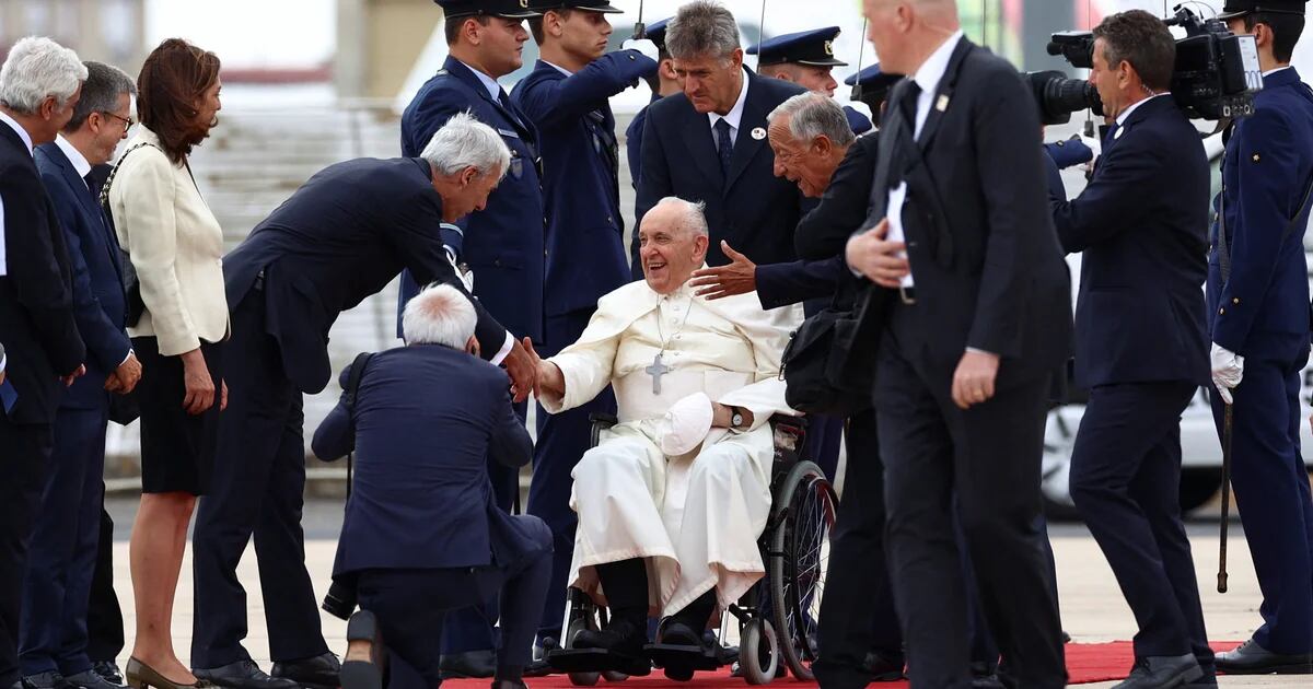 Papa Francisco chegou a Portugal para participar na Jornada Mundial da Juventude