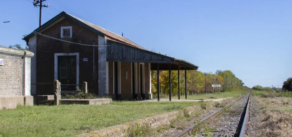 La estación del ferrocarril que ya no presta servicios de pasajeros (Facebook: Fiesta del Mondongo y la Torta Frita - Santa Coloma)