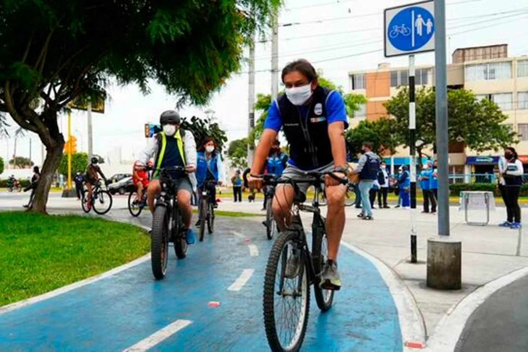 Al invertir en infraestructura y políticas adecuadas, como las ciclovías, podemos transformar nuestras ciudades en lugares más saludables y sostenibles. (Andina)