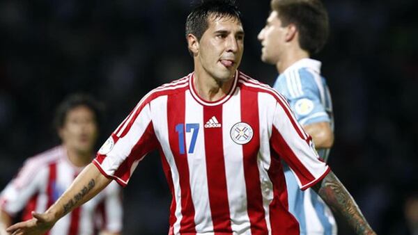 Fabbro, con la camiseta de la Selección de Paraguay.