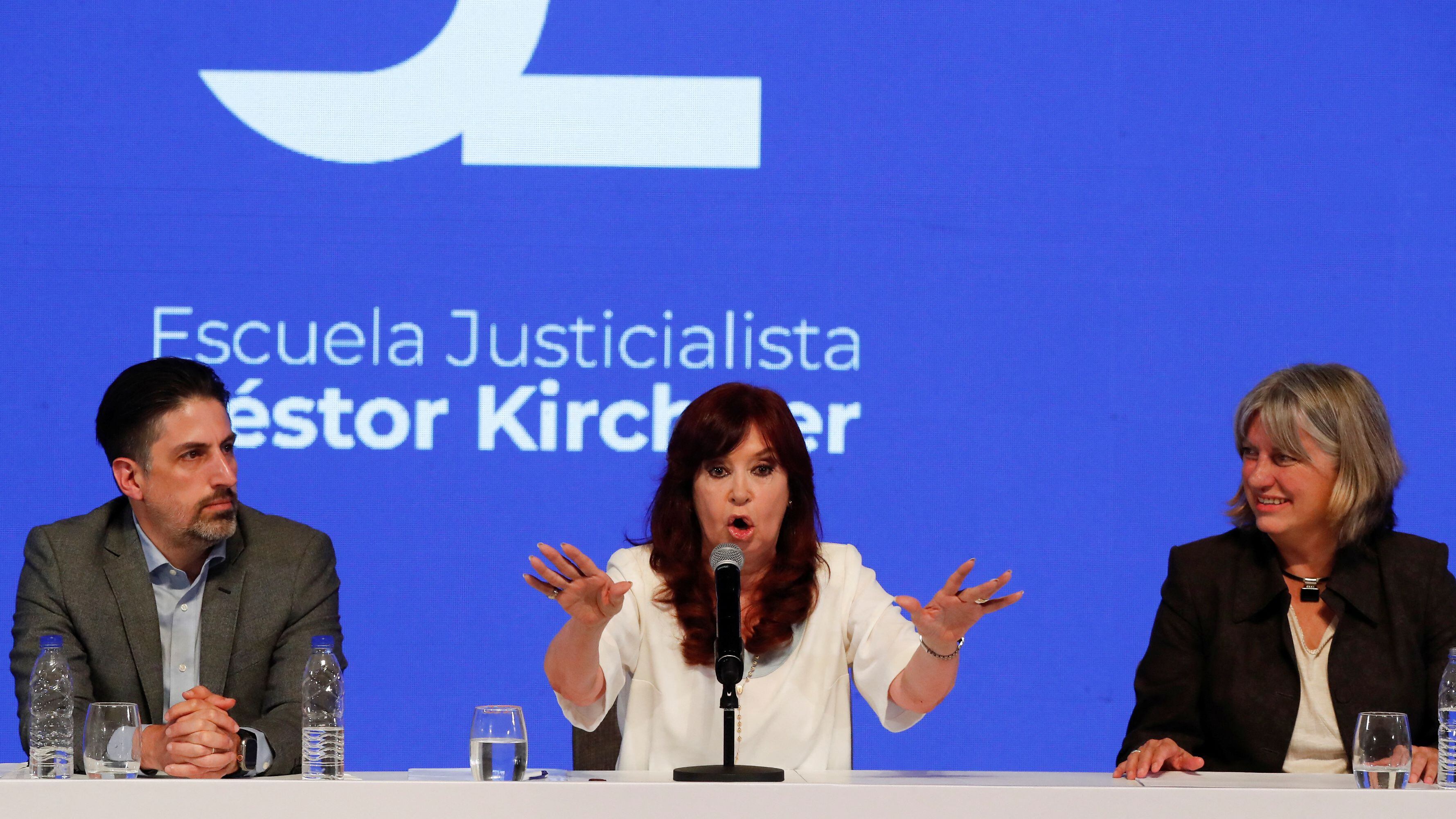 En La Plata, CFK había llamado a discutir un programa de gobierno
