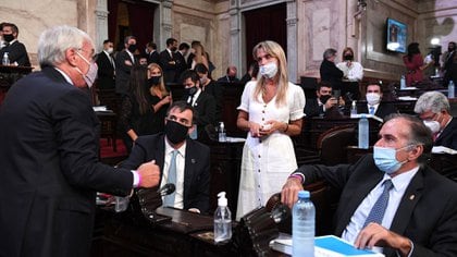 Los legisladores de Juntos por el Cambio Alvaro González, Esteban Bullrich, Gladys González y Humberto Schiavonni