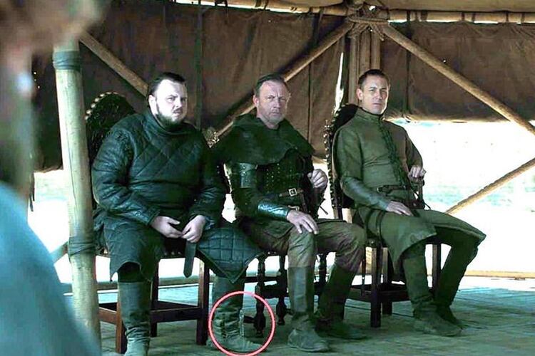 En el Ãºltimo episodio de âGame of Thronesâ de olvidaron unas botellas de agua en escena (Foto: HBO)
