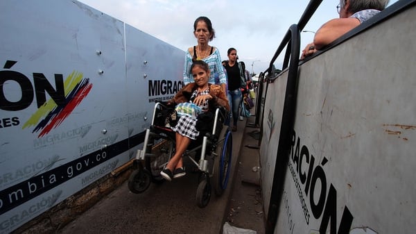 Cerca de dos millones de venezolanos han escapado de la crisis en su país (AFP)