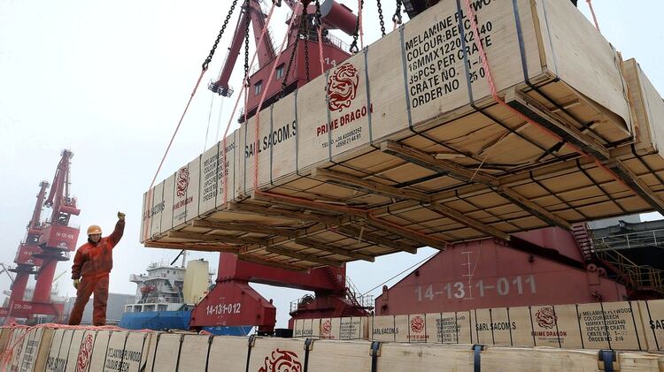 Las exportaciones de los pa&iacute;ses latinoamericanos a China ayudaron a la regi&oacute;n durante la crisis de 2008. Ahora, podr&iacute;an hundirla. (Reuters)