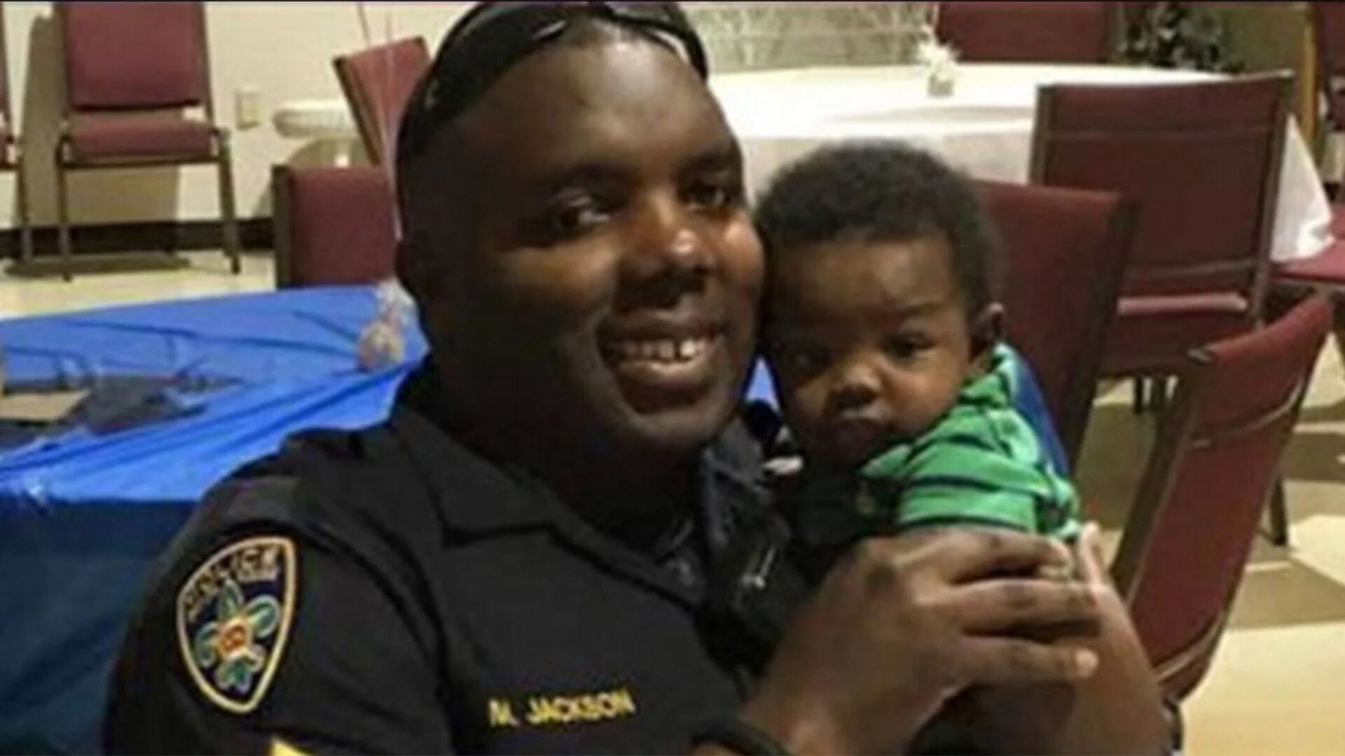 El agente Montrell Jackson había sido padre hace apenas cuatro meses