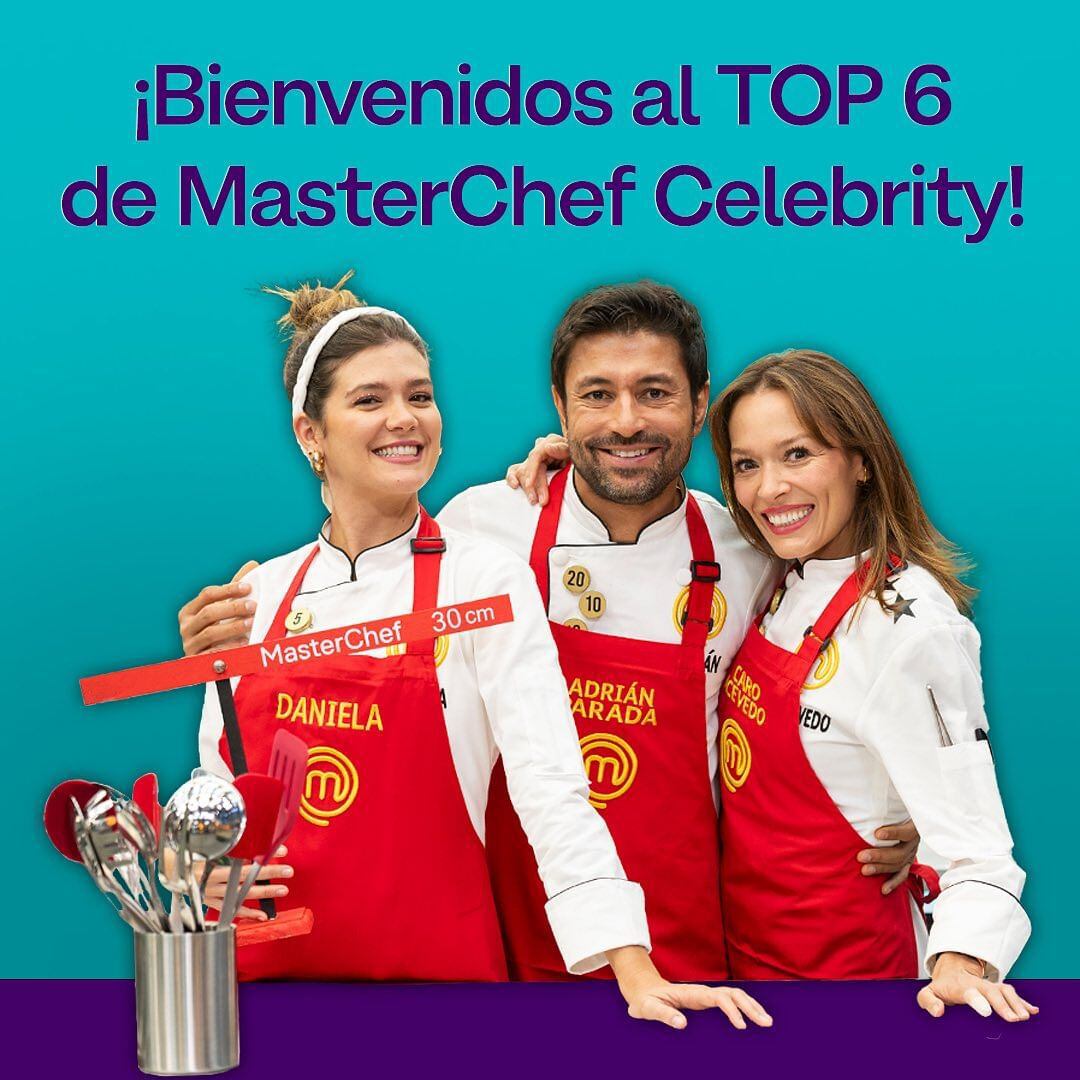 Los participantes de MasterChef Celebrity Daniela Tapia, Adrián Parada y Carolina Acevedo posan en equipo al pasar al top 6 en la competencia
