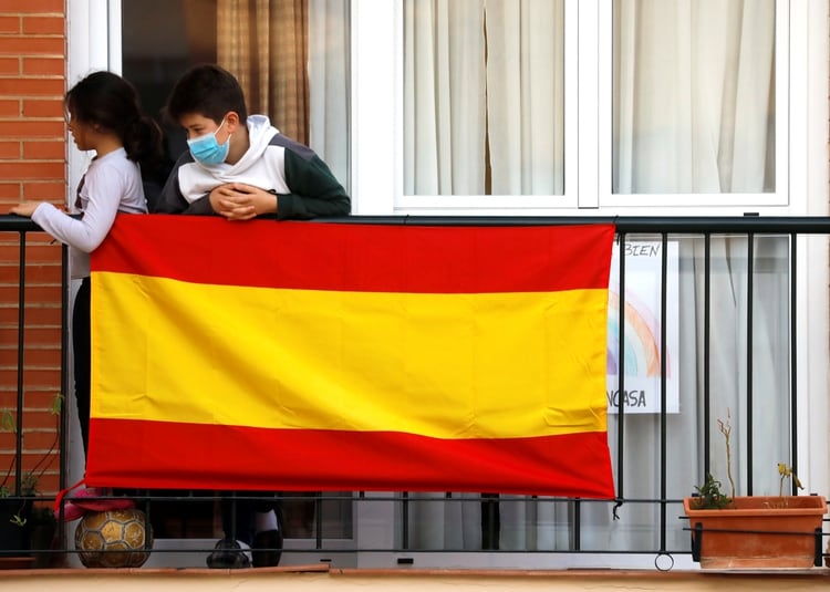 Los niños en España podrán realizar paseos breves a partir del próximo lunes (Reuters)