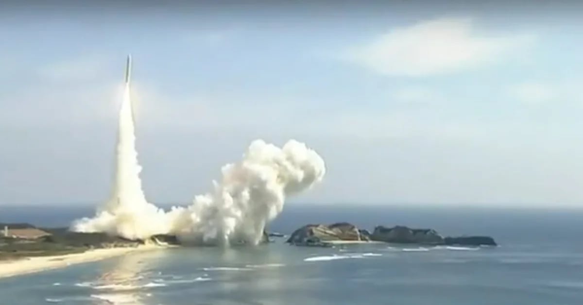 The Japan Aerospace Agency ordered the self-destruction of the H3 rocket after it failed after liftoff.