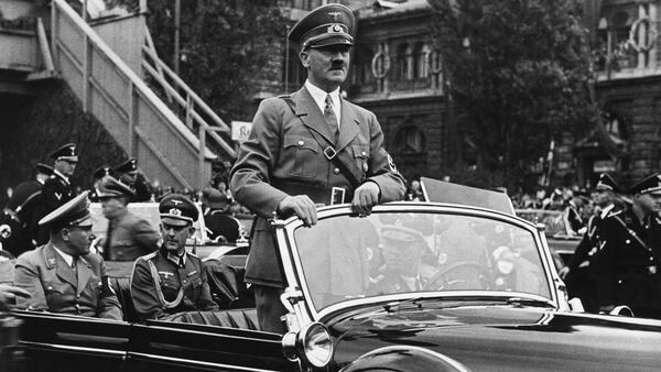 Adolf Hitler, en pleno apogeo de su efímera gloria