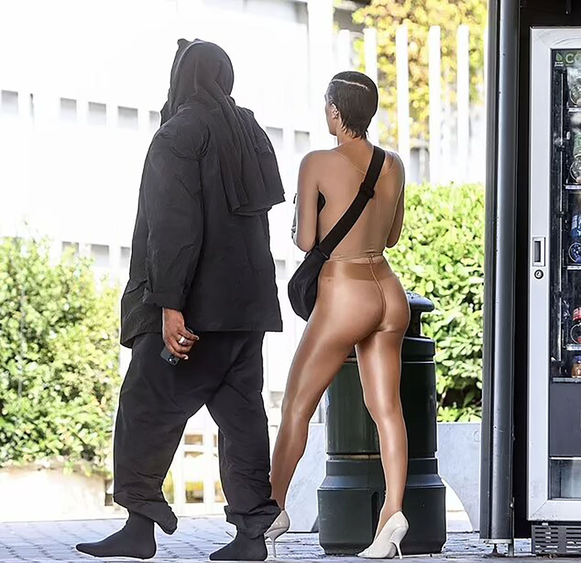 El "catsuit" que lució Bianca Censori en su salida en Italia