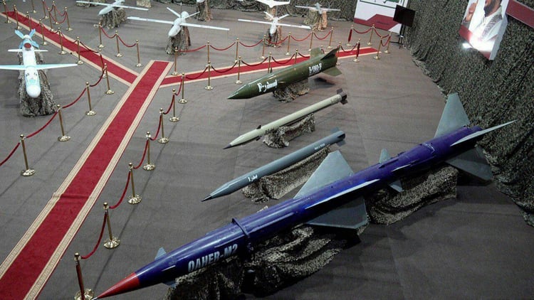 El arsenal de misiles balísticos y de crucero de los hutíes, durante una exhibición